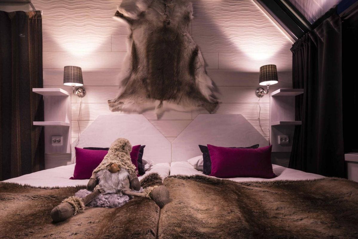 Santas-igloos-aurora (1)